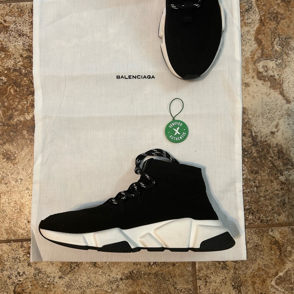 Balenciaga Black and White Sneakers - Picture 6 of 8